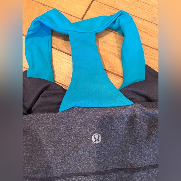 Lululemon - Athletic Tank - Picture 4 of 7